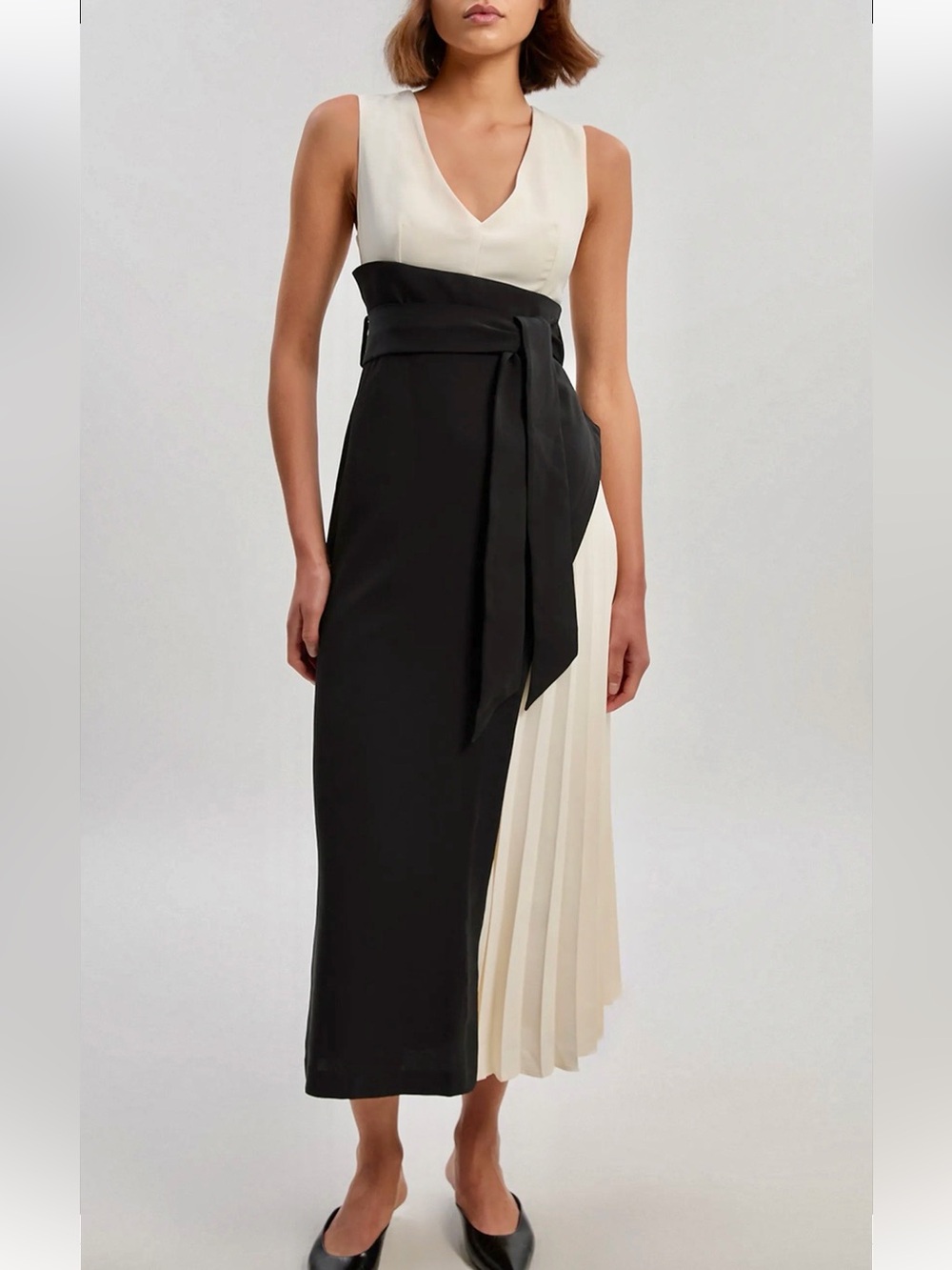 Karen Millen- Black & ivory Sleeveless wrap tie Side Pleated Midi Dress